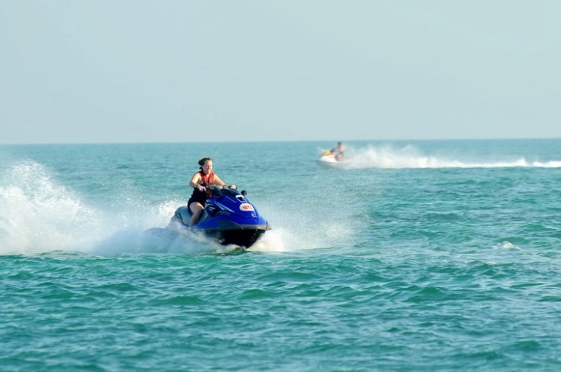 Jet Ski Dubai Marina / Habibi World Travel & Tour   https://habibi-world-travel-agency.com