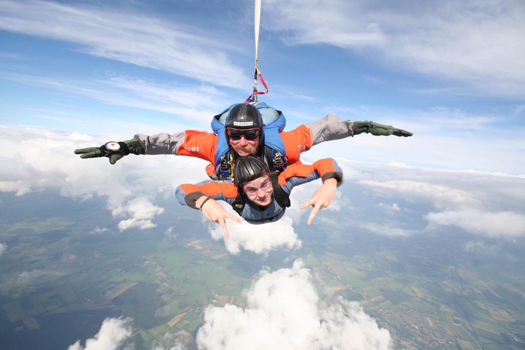 Tequistengo parachute jump