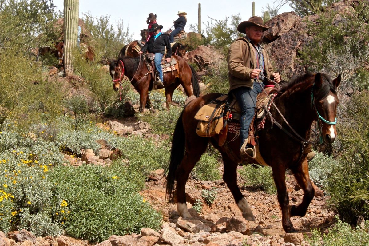  White Stallion Ranch - Habibi World Travel & Tour America