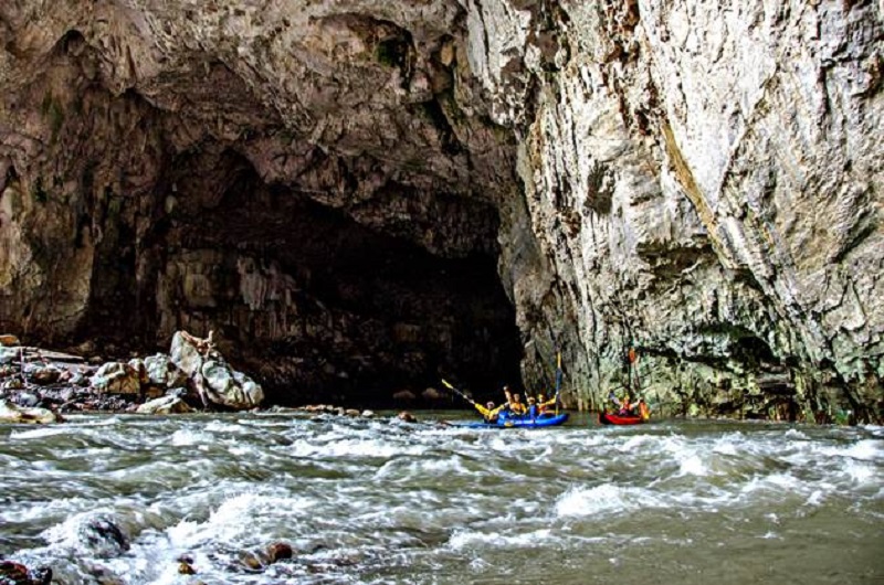  Cacahuamilp-underground-rivers - Habibi-world-travel-agency.com/