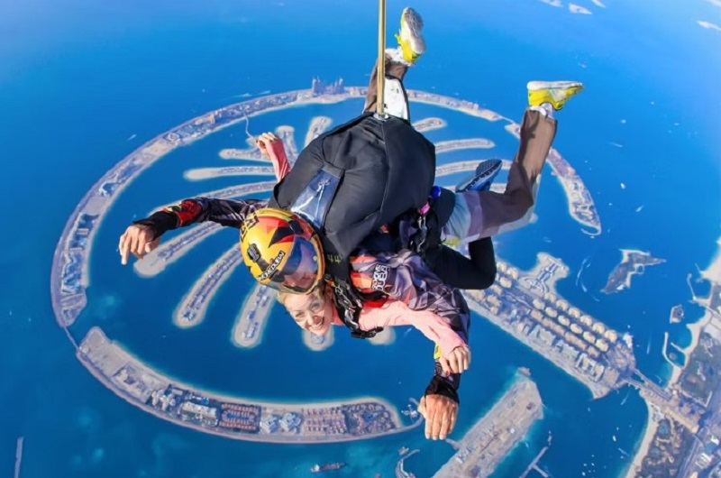 skydiving Dubai / Habibi World Travel & Tour